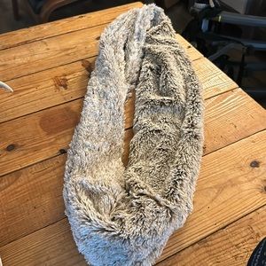 Super soft Faux fur scarf - ♾️ loop